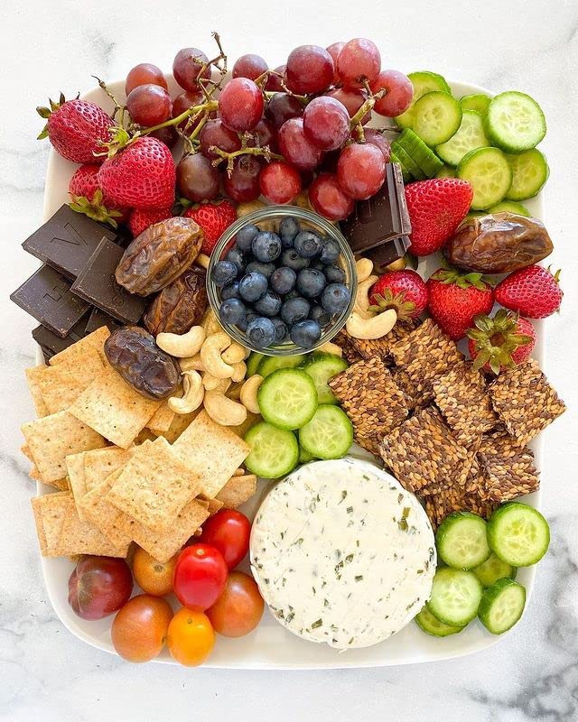 Flackers Organic Flax Seed Crackers Cinnamon & Currants, 5 Ounce 4-Pack, Gluten Free, Non GMO, Vegan, Naturally Sweet