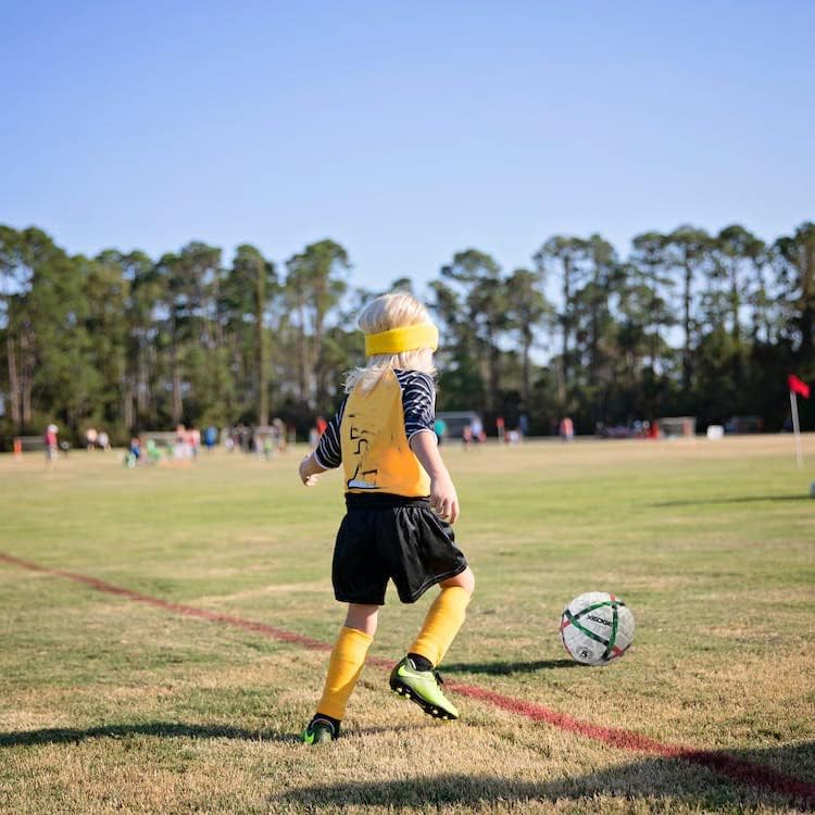 XEDGE Official Size Soccer Ball,Size 5 Training Ball for Girls,Boys,Youth Teenagers,Adults,Machine Stitched for Indoor Outdoor Play