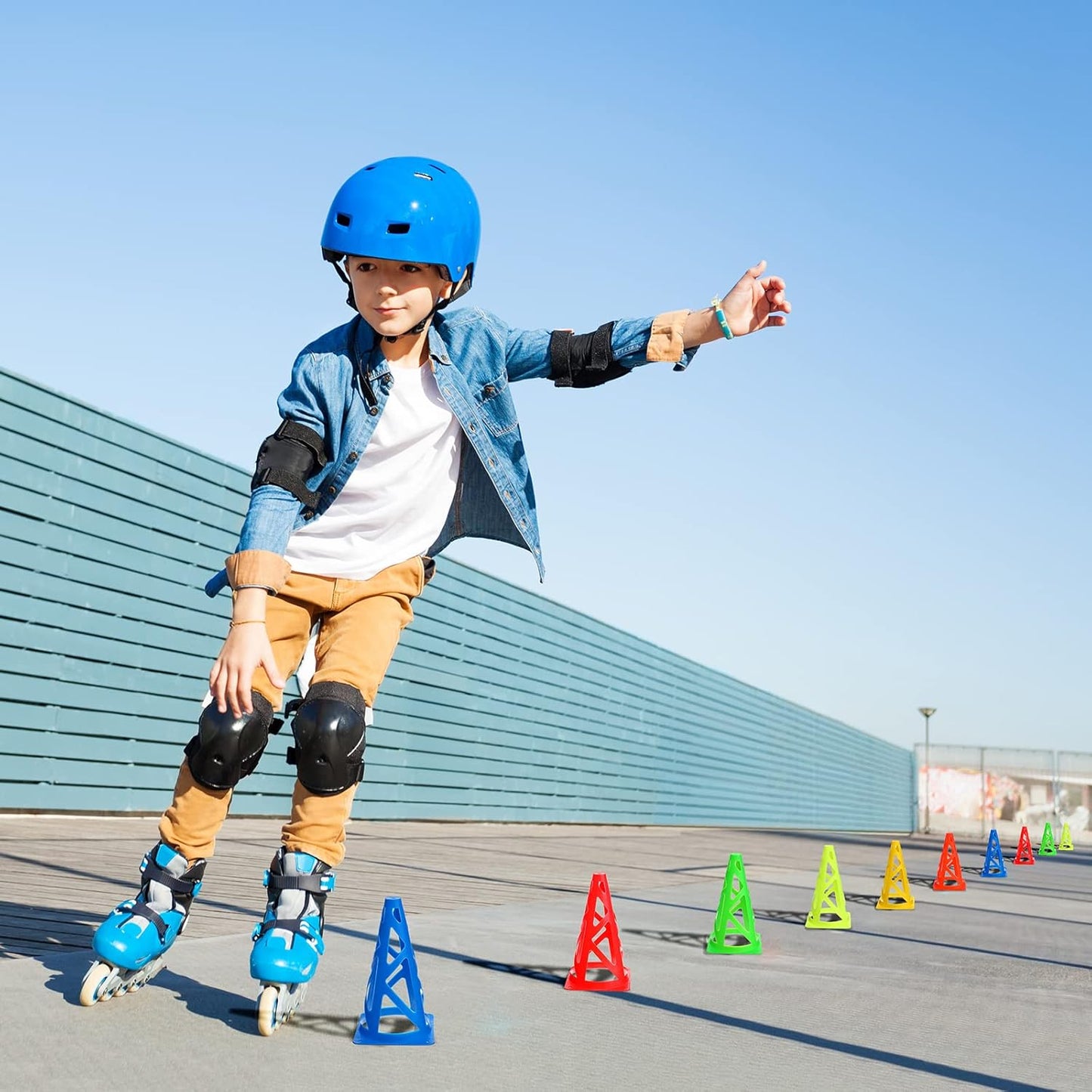 60 Pieces Plastic Agility Cones, 9 Inch Indoor Outdoor Training Sport Cone, Soccer Flexible Cone Sets Marker Cones for Kids Dogs Training, Party, Traffic, Drills, Basketball, Soccer, Assorted Colors