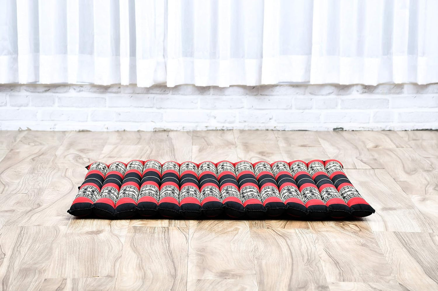 Leewadee Zabuton Seating Cushion – Square Floor Seat for Meditation Exercises, Light Yoga Mat Filled with Kapok