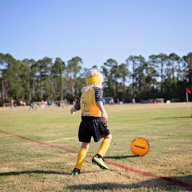 XEDGE Official Size Soccer Ball,Size 5 Training Ball for Girls,Boys,Youth Teenagers,Adults,Machine Stitched for Indoor Outdoor Play