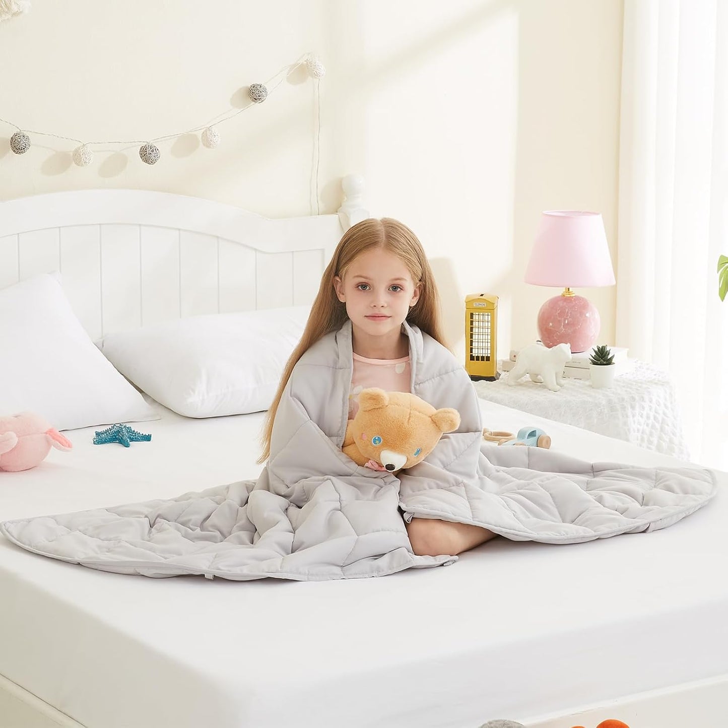 L'AGRATY Weighted Blanket - 36"x48" 3lbs Weighted Blanket Microfiber Material with Glass Beads Small Blanket for All-Season Summer Fall Winter Soft Thick Blanket