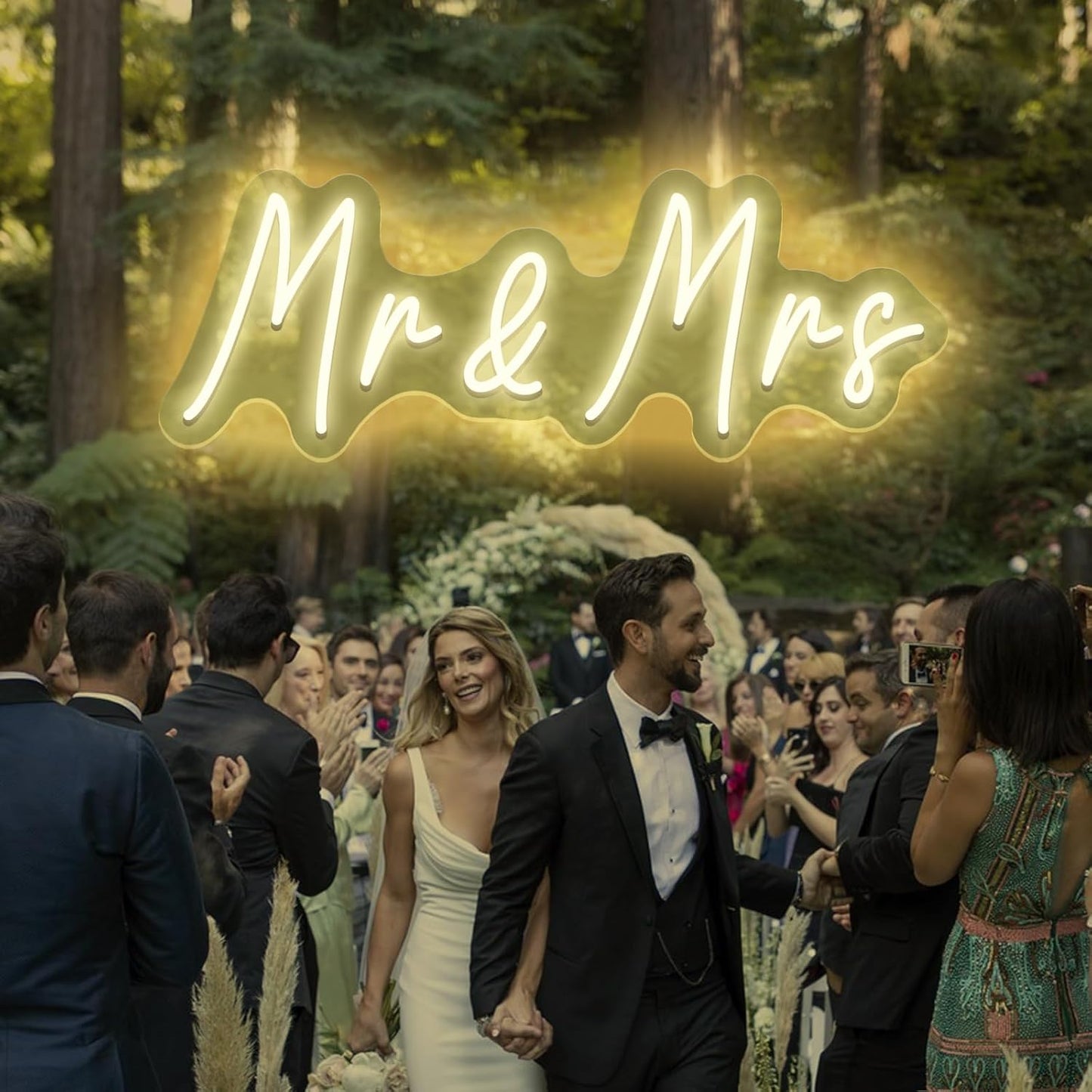 Mr&Mrs LED Neon Sign Wedding & Reception Decor Illuminating Wall Art New Couples Gift Cool LED Sign with 5V Power Supply