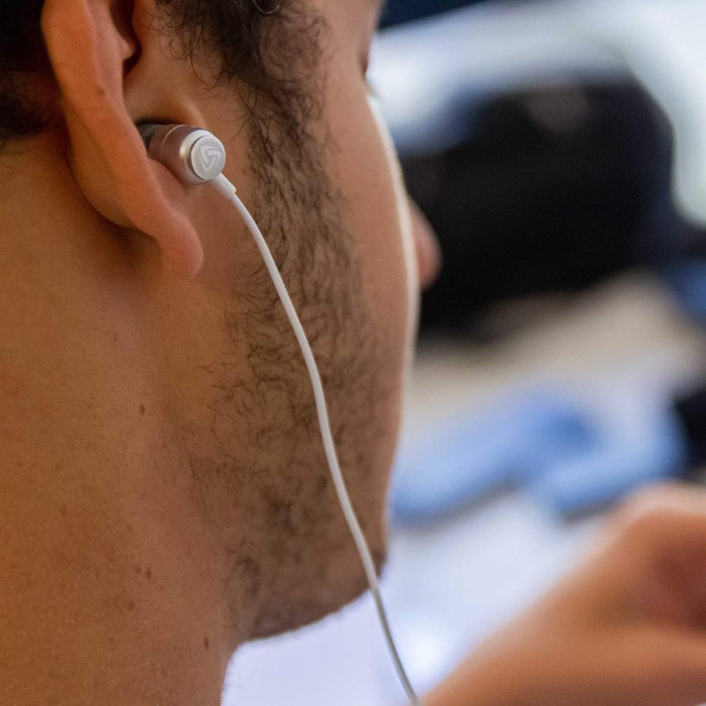 LUDOS Clamor USB C Headphones for iPhone 17 16 15 Pro Max Plus Air iPad Pro, 5 Years Warranty, USB-C Earbuds for Samsung Galaxy S24 S23 Ultra S22 S21 FE S20 A55 A54 A53, USB Type C Earphones - White