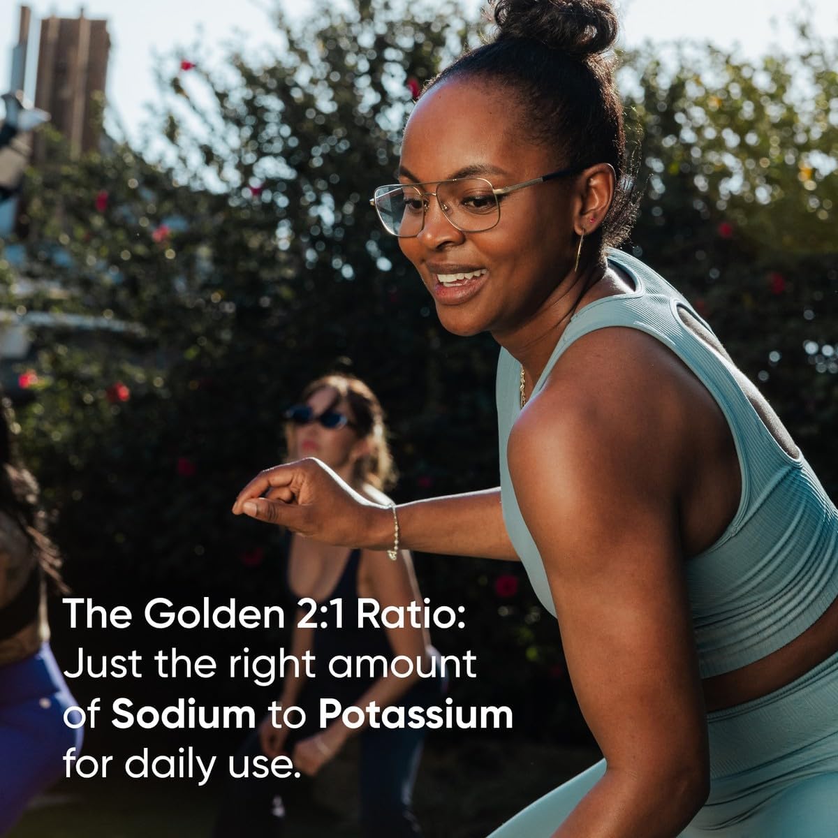 Sports Research® Hydrate Electrolytes Powder Packets - Sugar-Free & Naturally Flavored with Vitamins, Minerals, and Coconut Water - Supports Hydration - 16 Packets - Raspberry Lemonade