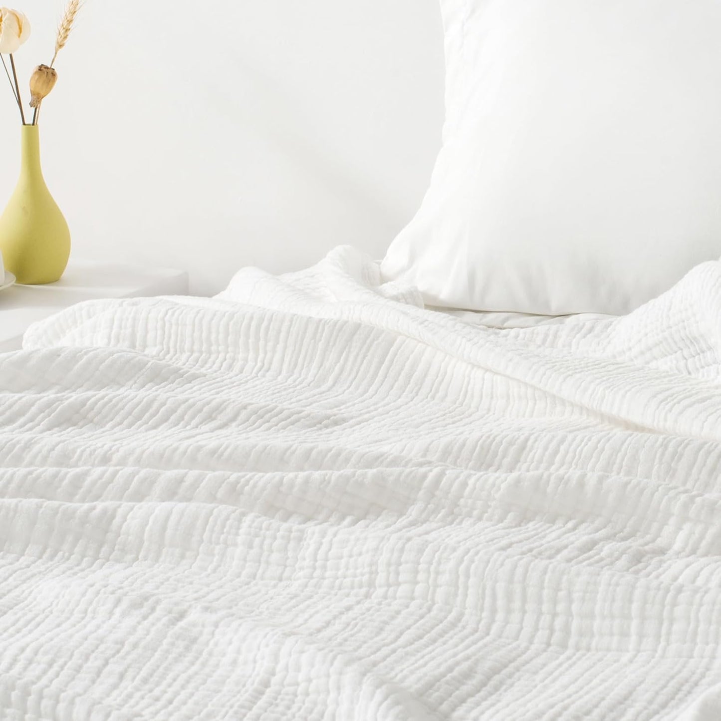 Carriediosa 100% Cotton Muslin Throw Blanket 108" X 90" King Size，4-Layers Summer Gauze Throws for Bed Couch，Soft Lightweight Breathable Linen Blankets Bedspread for Adults All Season，White