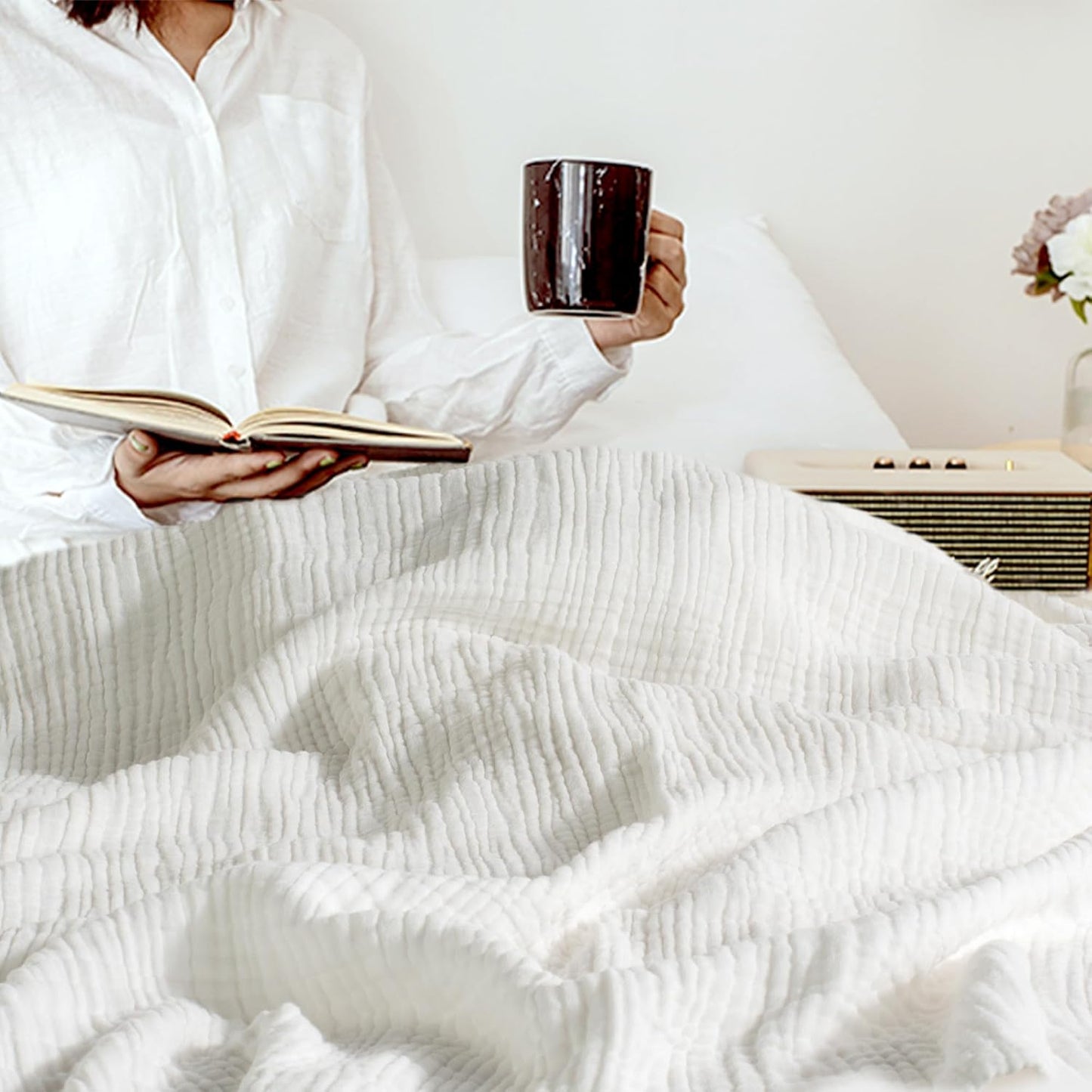 Carriediosa 100% Cotton Muslin Throw Blanket 108" X 90" King Size，4-Layers Summer Gauze Throws for Bed Couch，Soft Lightweight Breathable Linen Blankets Bedspread for Adults All Season，White