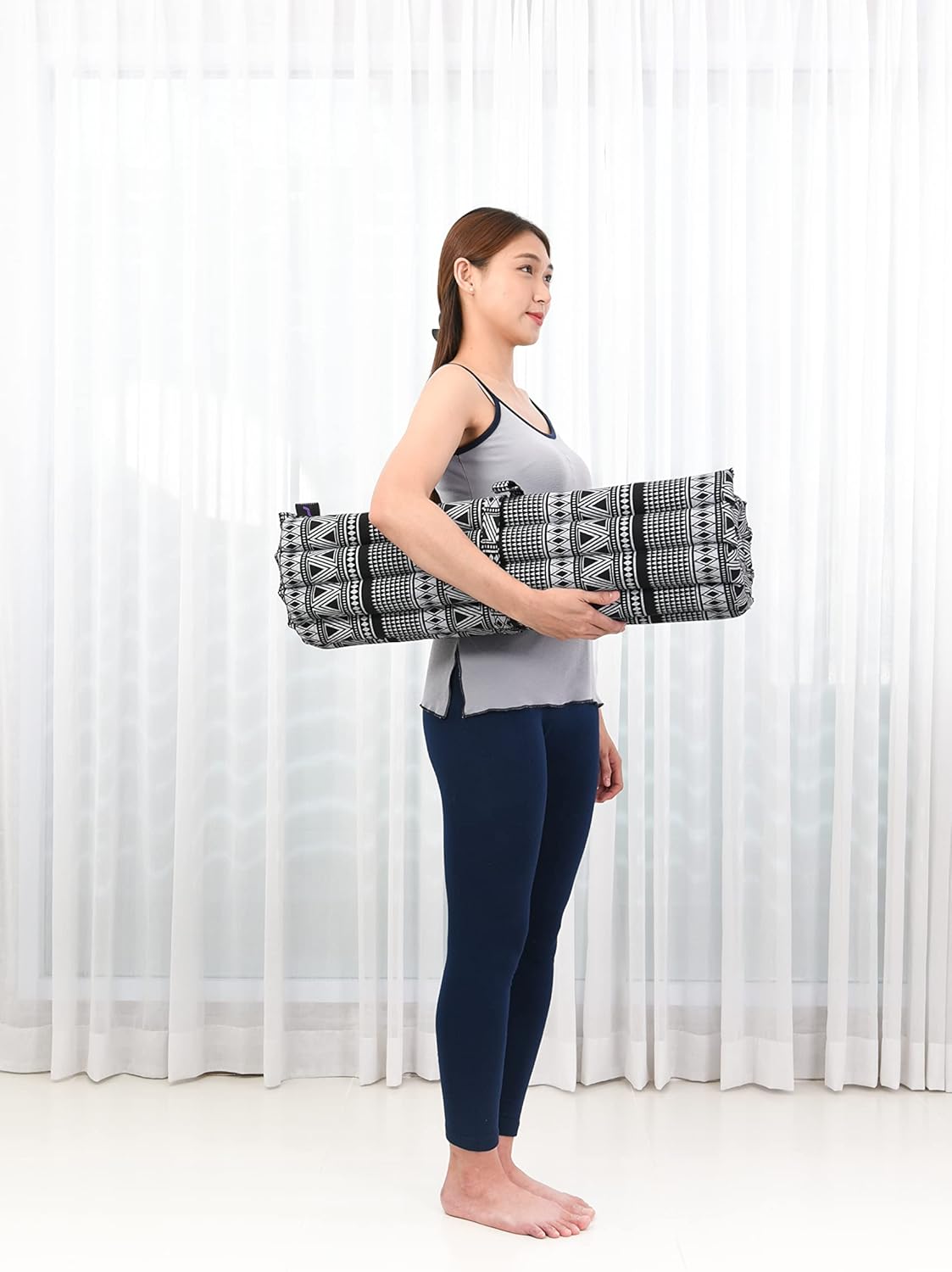 Leewadee Zabuton Seating Cushion – Square Floor Seat for Meditation Exercises, Light Yoga Mat Filled with Kapok