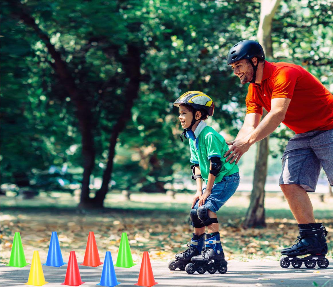 Alyoen 9 inch Traffic Cones, Plastic Sports Cones, Soccer Training Cones for Outdoor Activity & Festive Events (Sets of 10/15/ 20)