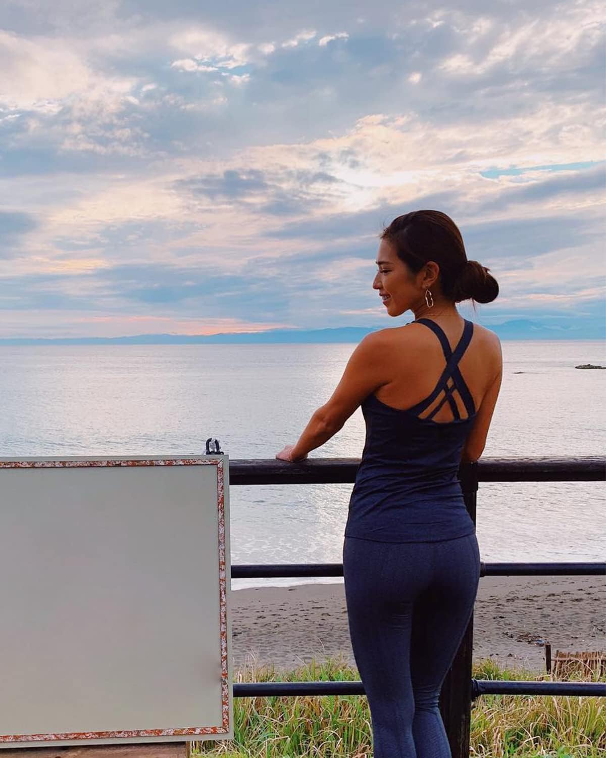 RUNNING GIRL Sports Bra for Women, Criss-Cross Back Padded Strappy Sports Bras Medium Support Yoga Bra with Removable Cups