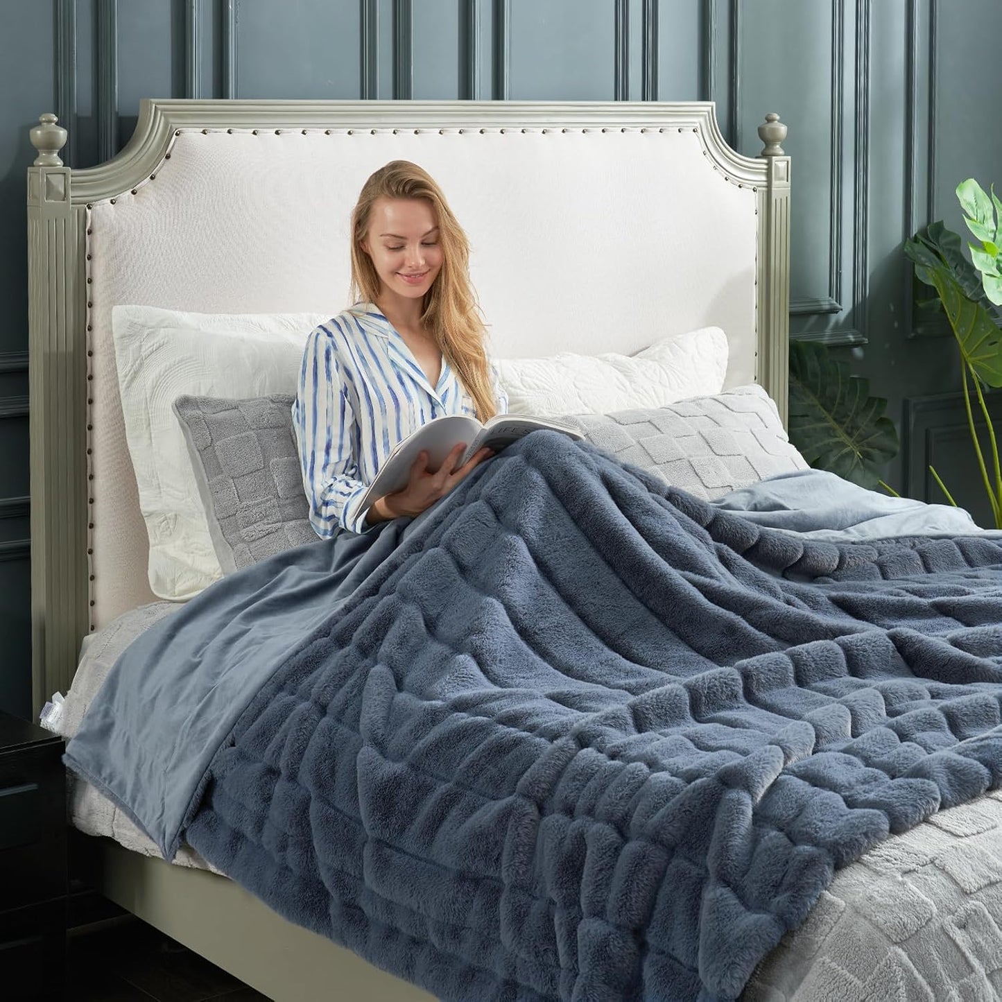 Cozy Bliss Faux Fur Throw Blanket for Couch, Cozy Warm Plush Striped Blanket for Sofa Bedroom Living Room, 90 * 90 Inches Blue