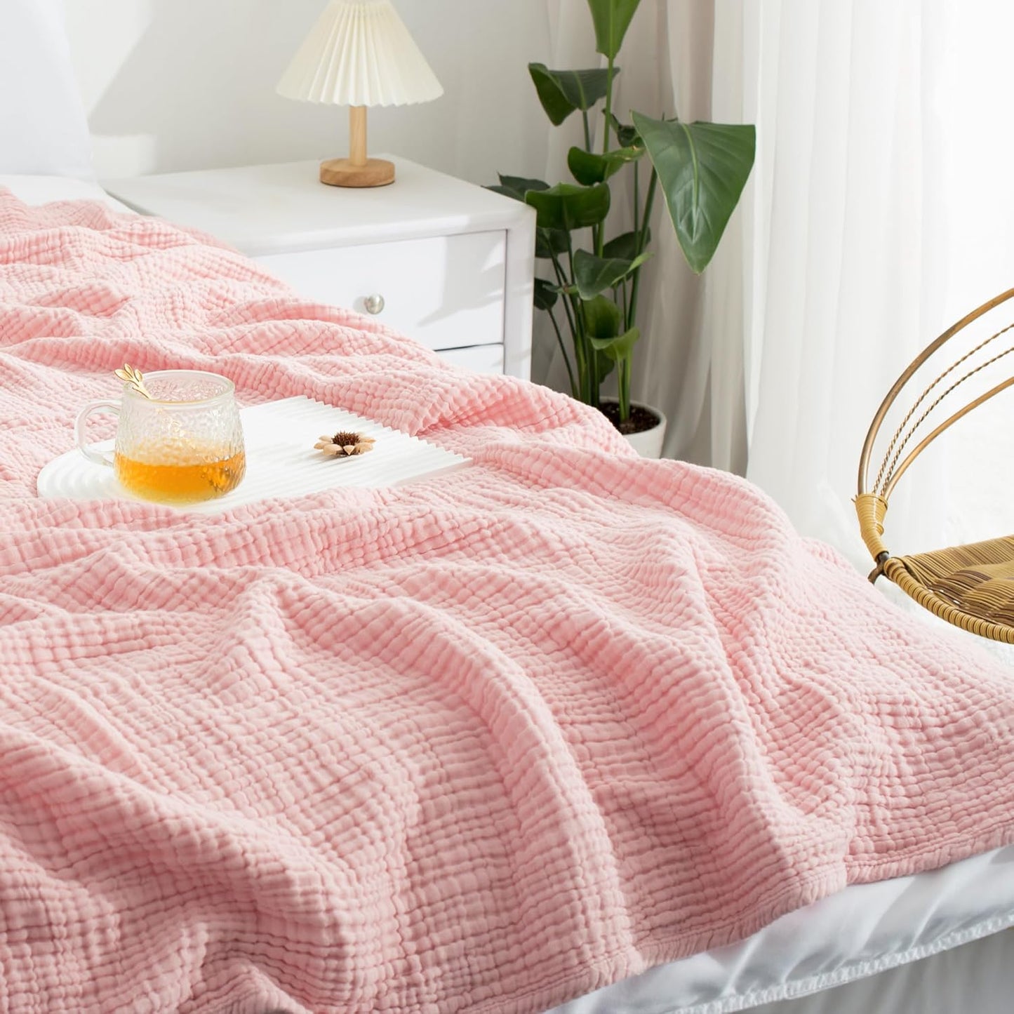 Carriediosa 100% Cotton Muslin Throw Blanket 108" X 90" King Size，4-Layers Summer Gauze Throws for Bed Couch，Soft Lightweight Breathable Linen Blankets Bedspread for Adults All Season，Dusty Pink