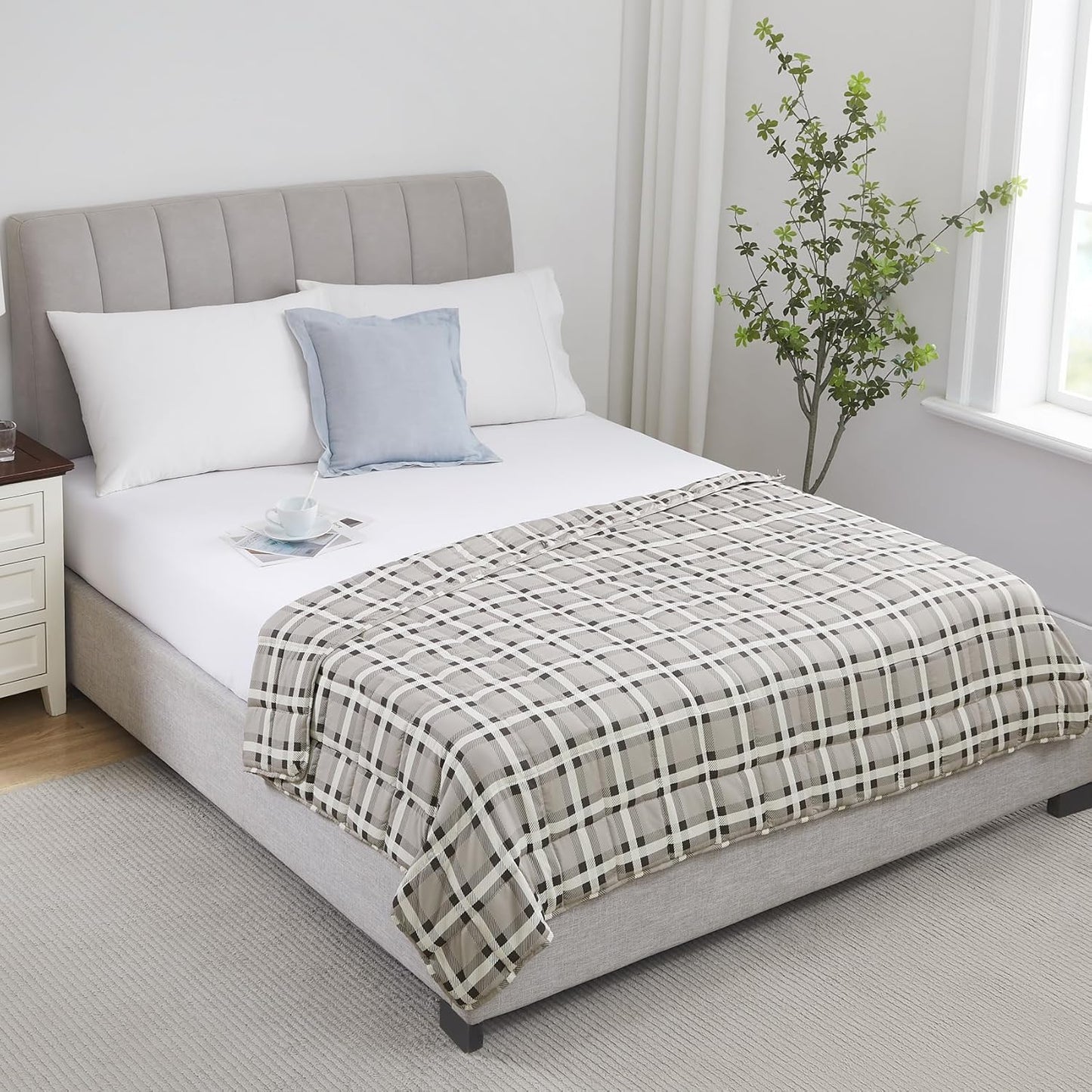 L'AGRATY Weighted Blanket - 48"x72" 15lbs Cooling Breathable Heavy Blanket Microfiber Material with Glass Beads for Adult All-Season Summer Fall Winter Soft Thick Comfort