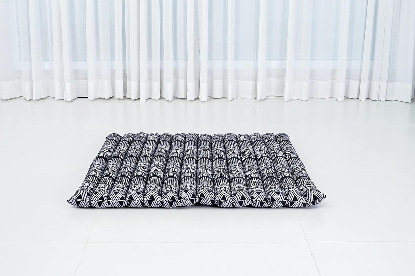 Leewadee Zabuton Seating Cushion – Square Floor Seat for Meditation Exercises, Light Yoga Mat Filled with Kapok