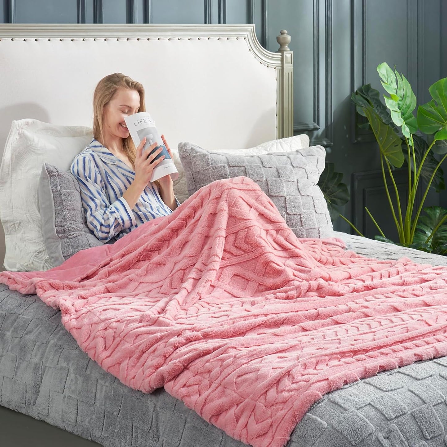 Cozy Bliss Faux Fur Throw Blanket for Couch, Jacquard Fuzzy Plush Soft Thick Winter Throw Blanket for Sofa Bed Living Room Bedroom, 50 * 60 Inches Hot Pink