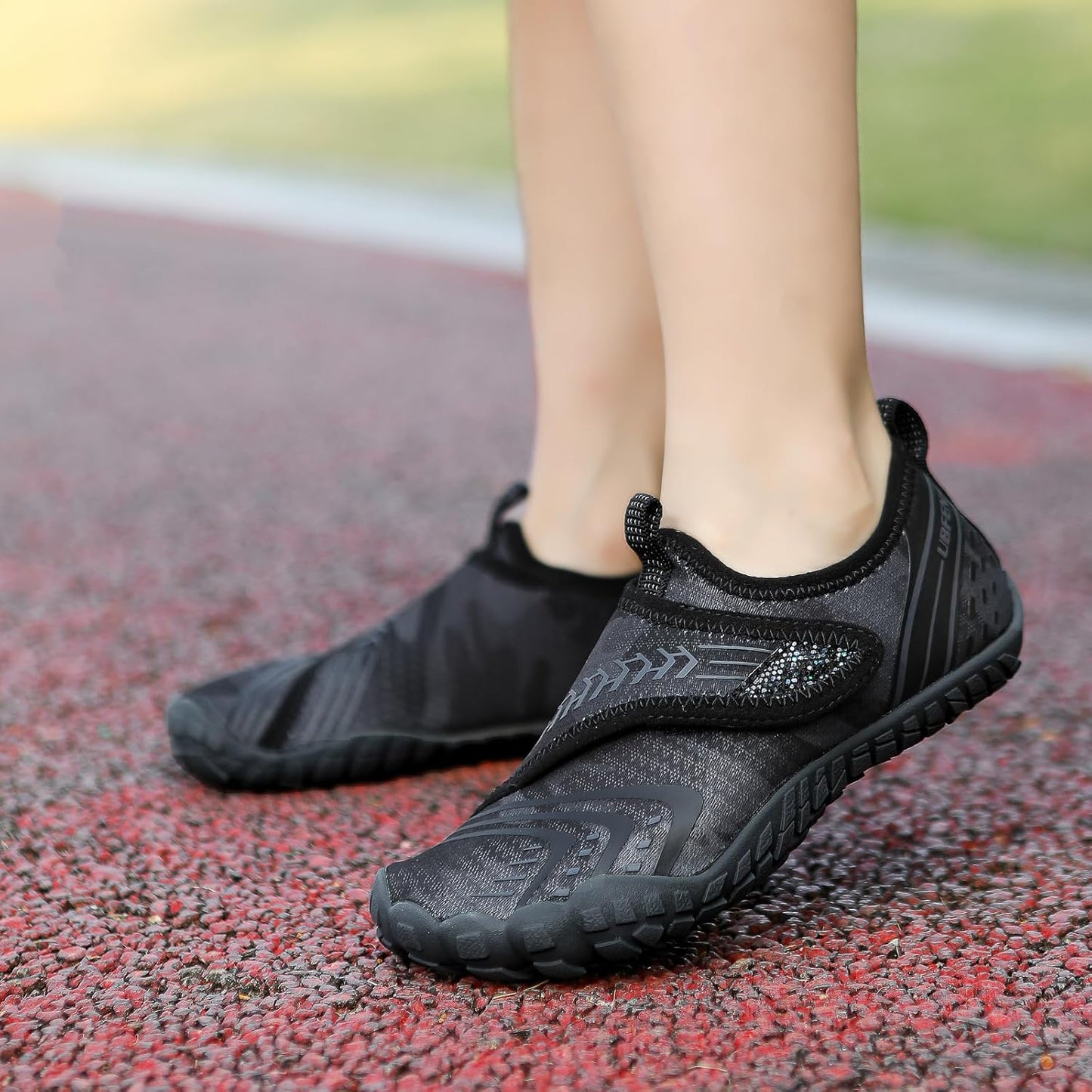 UBFEN Water Shoes for Kids Boys Girls Aqua Socks Barefoot Beach Sports Swim Pool Quick Dry Lightweight Toddler Little Big Kid