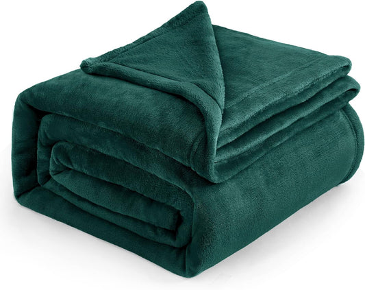 Bedsure Fleece Blankets Queen Size Emerald Green - Bed Blanket Soft Lightweight Plush Fuzzy Cozy Luxury Microfiber, 90x90 inches