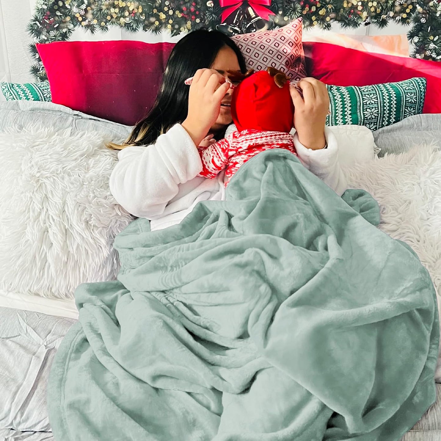 Bedsure Sage Green Fleece Blanket King Size - 280GSM Soft Lightweight Plush Cozy Blankets for Bed, Sofa, Couch, Travel, Camping