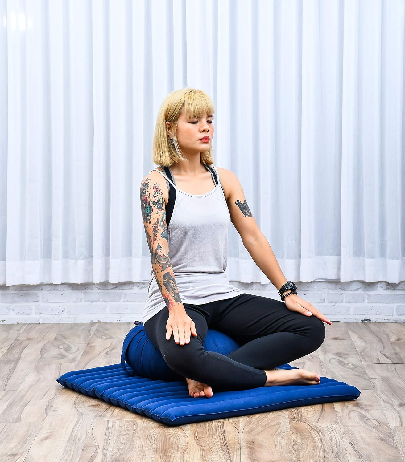 Leewadee Meditation Cushion Set – 1 Round Zafu Meditation Pillow and 1 Square Roll-Up Zabuton Meditation Mat, Pillows Bundle Filled with Kapok