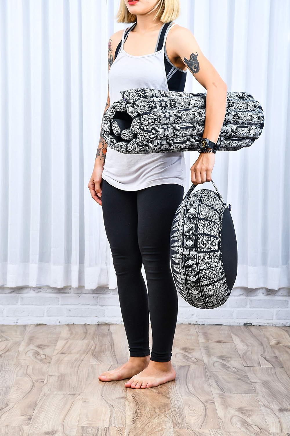 Leewadee Meditation Cushion Set – 1 Round Zafu Meditation Pillow and 1 Square Roll-Up Zabuton Meditation Mat, Pillows Bundle Filled with Kapok