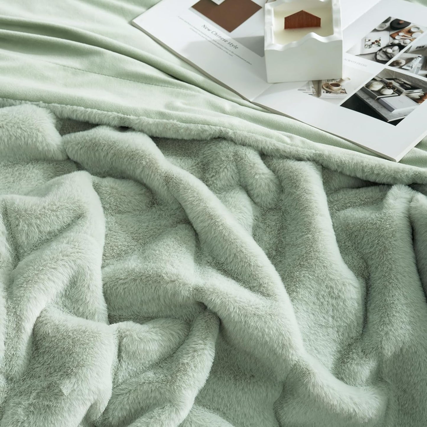Cozy Bliss Faux Fur Throw Blanket for Couch, Cozy Warm Plush Striped Blanket for Sofa Bedroom Living Room, 90 * 90 Inches Green