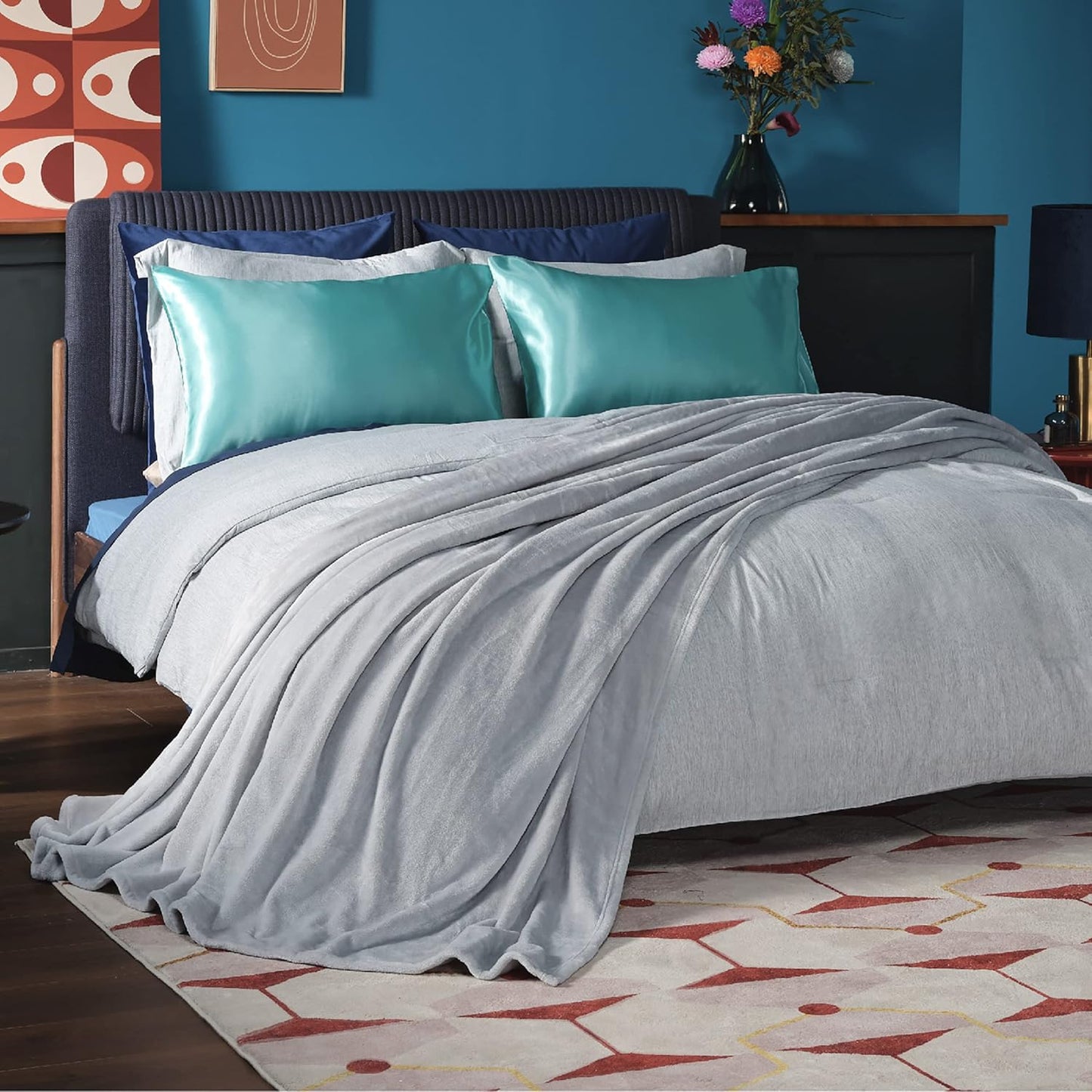 Bedsure Fleece Blankets Queen Size Light Grey - Bed Blanket Soft Lightweight Plush Fuzzy Cozy Luxury Microfiber, 90x90 inches