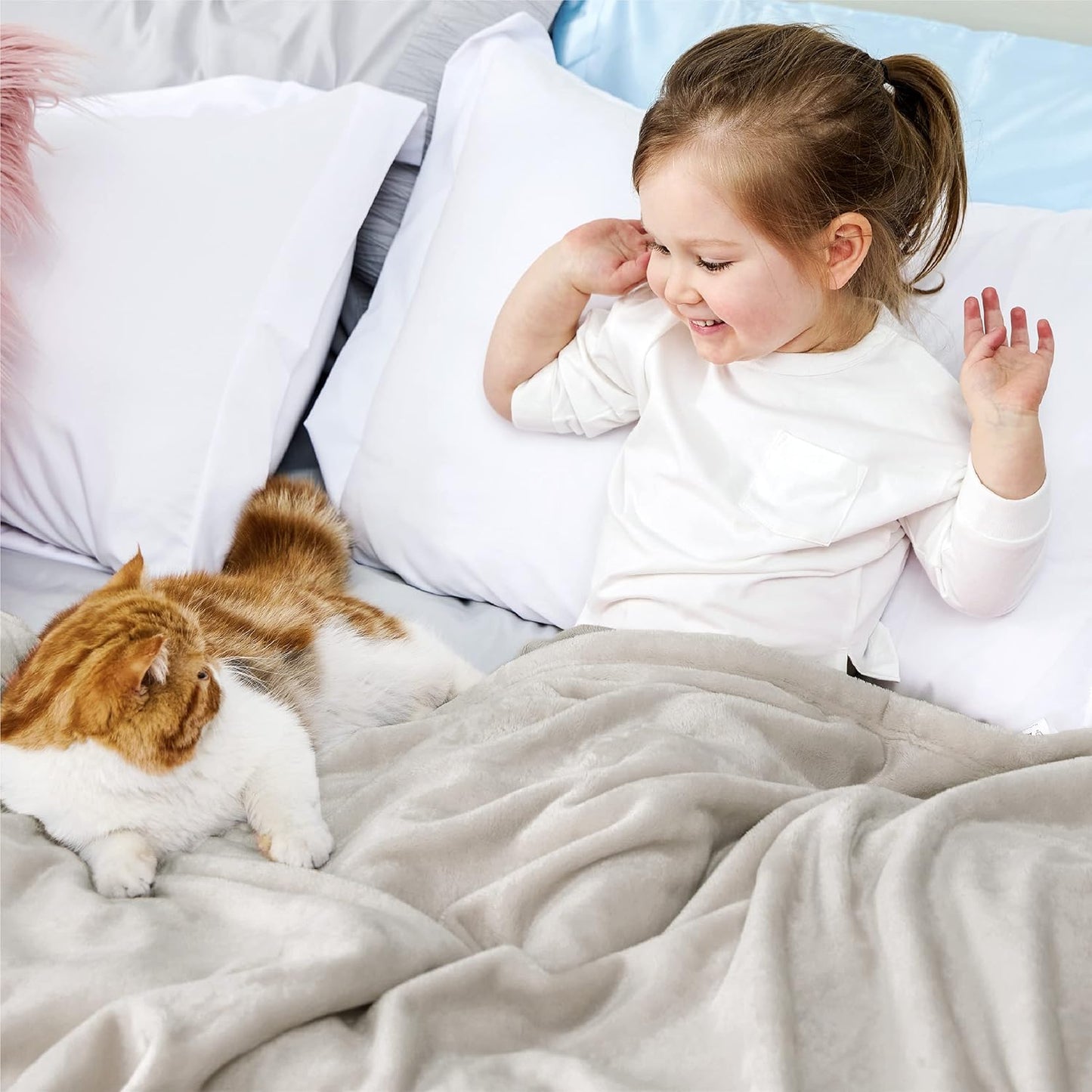 Bedsure Bedding Fleece Blanket for Girls and Boys - Soft Cozy Cute Small Throw Blankets for Travel, 43x55 Inches, Linen