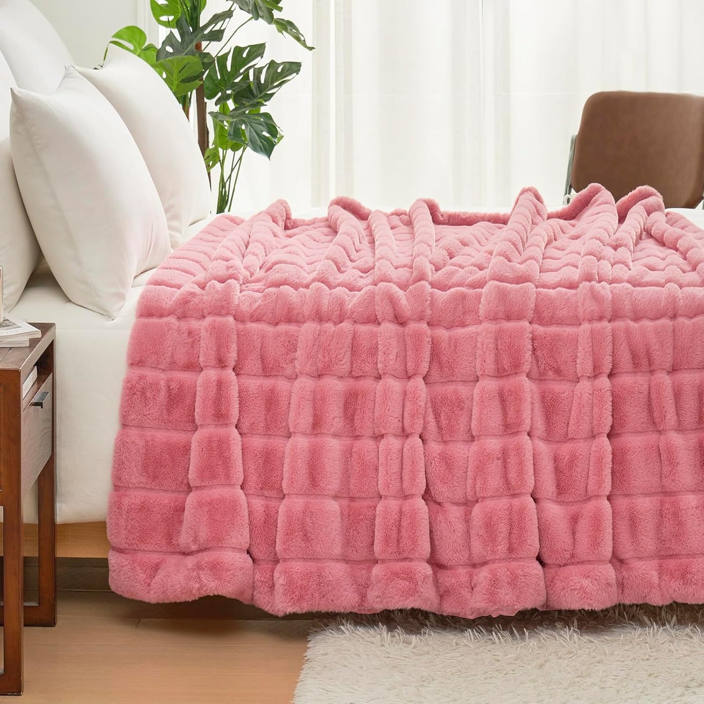 Cozy Bliss Faux Fur Throw Blanket for Couch, Cozy Warm Plush Striped Blanket for Sofa Bedroom Living Room, Pink