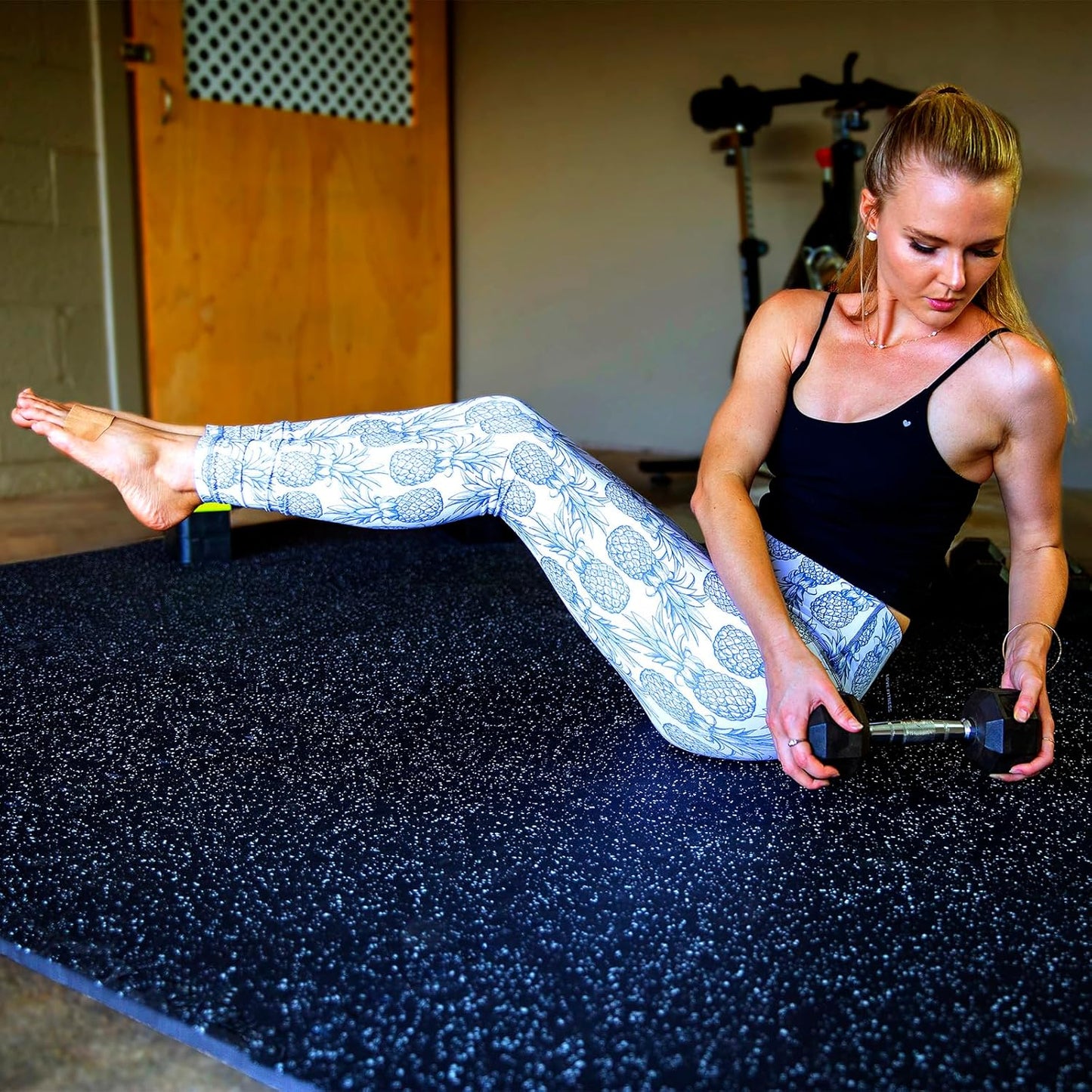 SUPERJARE 0.56'' Thick 6 Pcs 24 Sq Ft Rubber Top Exercise Equipment Mats, High Density EVA Foam Mats with Rubber Top, Interlocking Gym Flooring for Home Gym, Protective Workout Mat, Black/Blue