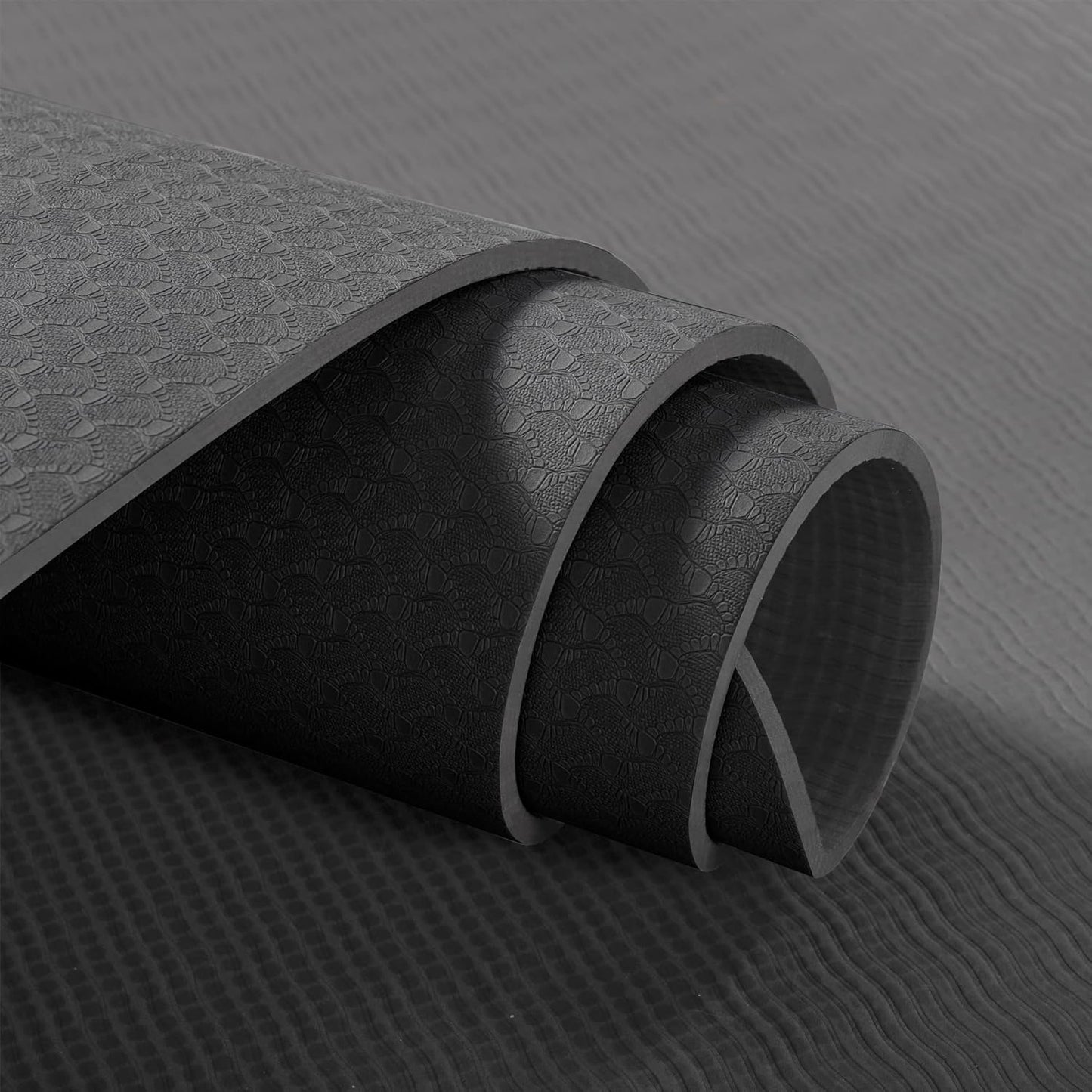 Yoga Mat Non Slip, Pilates Fitness Mats, Eco Friendly, Anti-Tear 1/4" Thick Yoga Mats for Women, Exercise Mats for Home Workout with Carrying Sling and Storage Bag