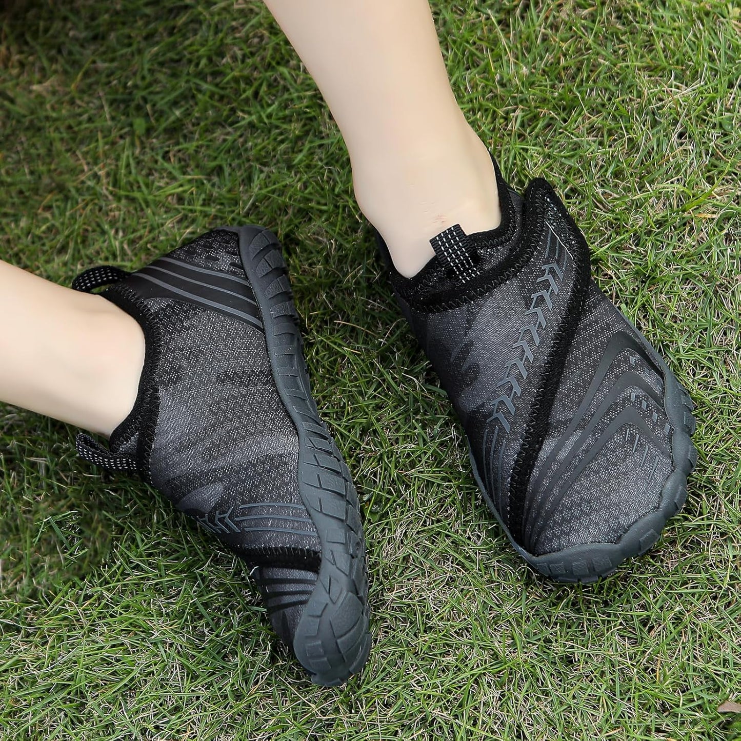 UBFEN Water Shoes for Kids Boys Girls Aqua Socks Barefoot Beach Sports Swim Pool Quick Dry Lightweight Toddler Little Big Kid