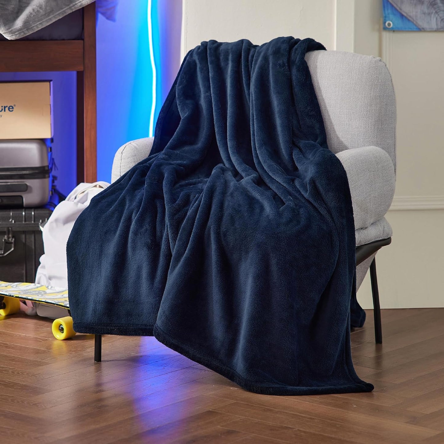 Bedsure Twin XL Fleece Blanket Dorm Bedding - Lightweight Soft Cozy Blankets for Bed, Sofa, Couch, Travel, Camping, Navy, 66"x90"