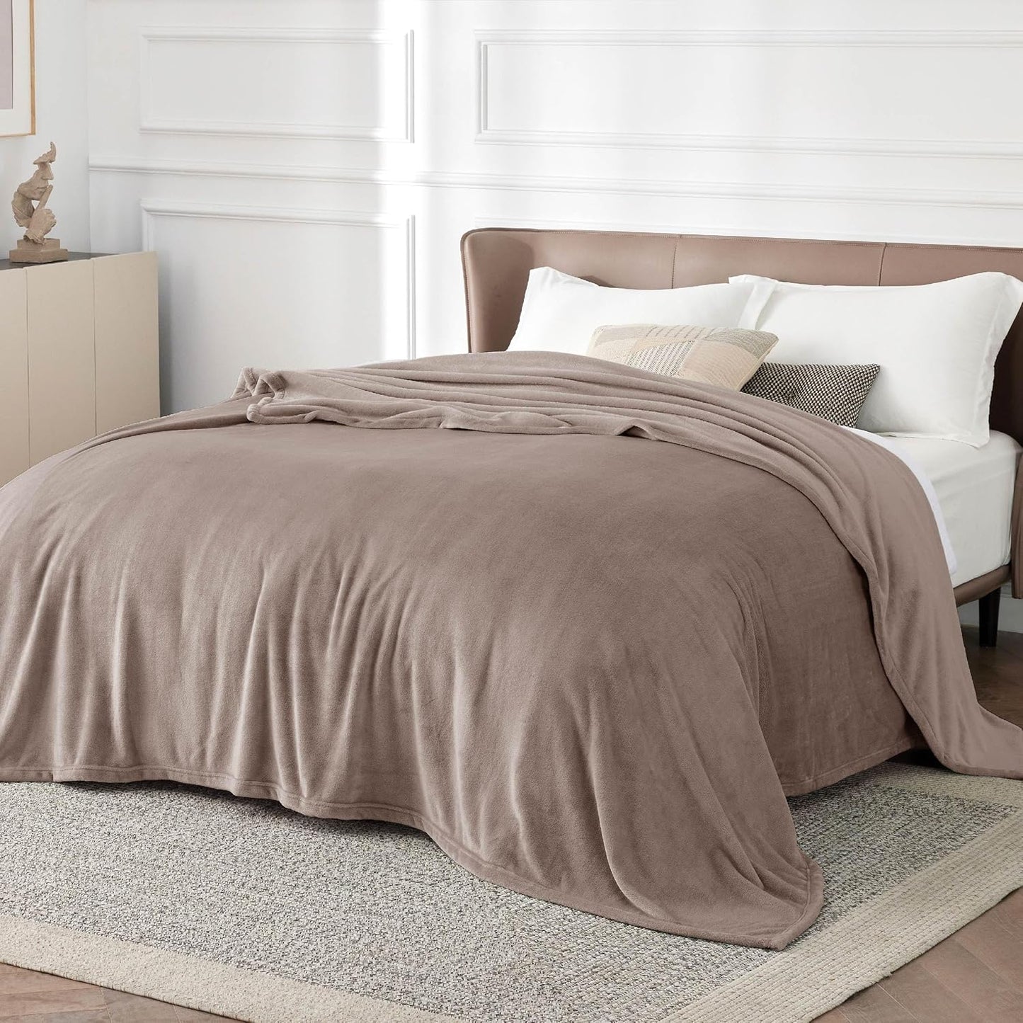 Bedsure Fleece Bed Blankets Queen Size Mocha Brown - Soft Lightweight Plush Fuzzy Cozy Luxury Blanket Microfiber, 90x90 inches