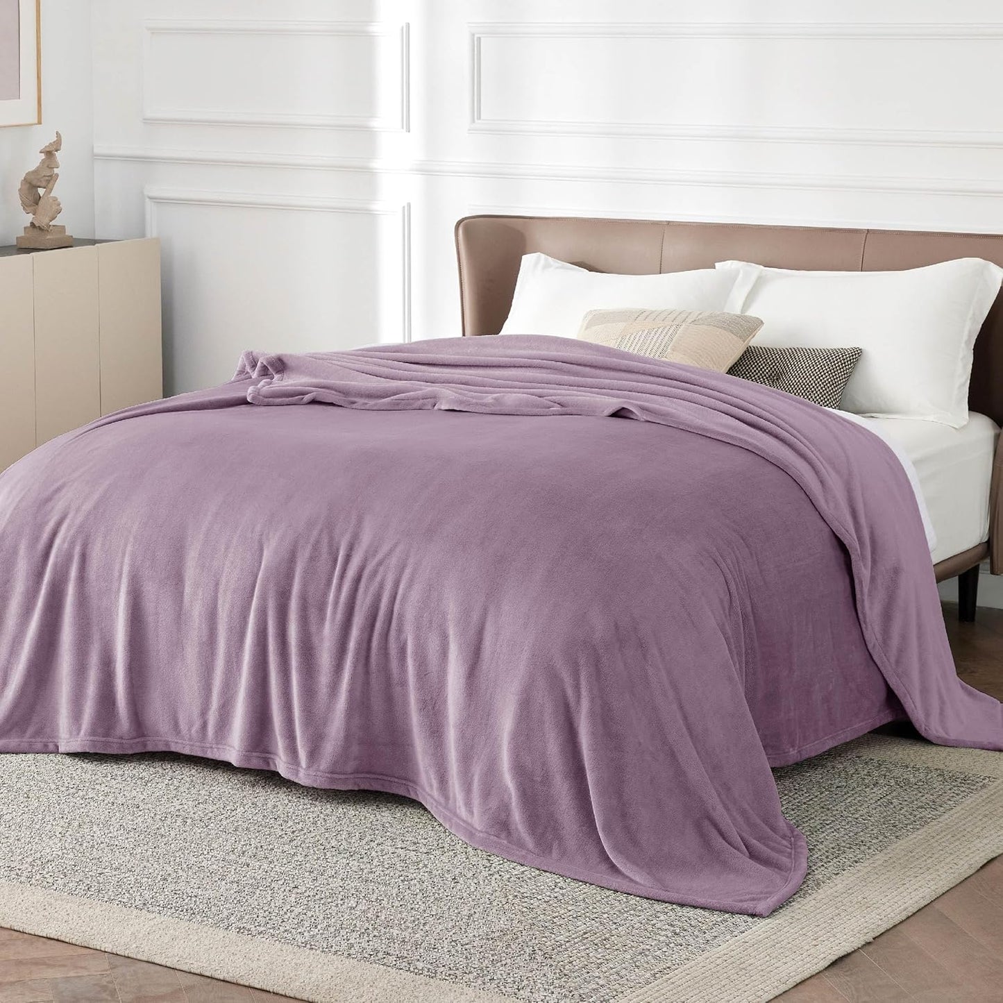 Bedsure Fleece Bed Blankets Queen Size Fog Purple - Soft Lightweight Plush Fuzzy Cozy Luxury Blanket Microfiber, 90x90 inches