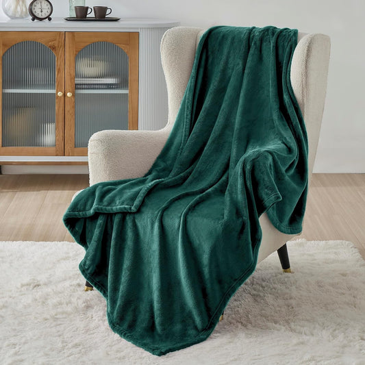 Bedsure Fleece Blanket Twin Size Emerald Green - 300GSM Lightweight Plush Fuzzy Cozy Soft Warm Blanket for Bed, Sofa, Couch, Travel, Camping, 60x80 inches