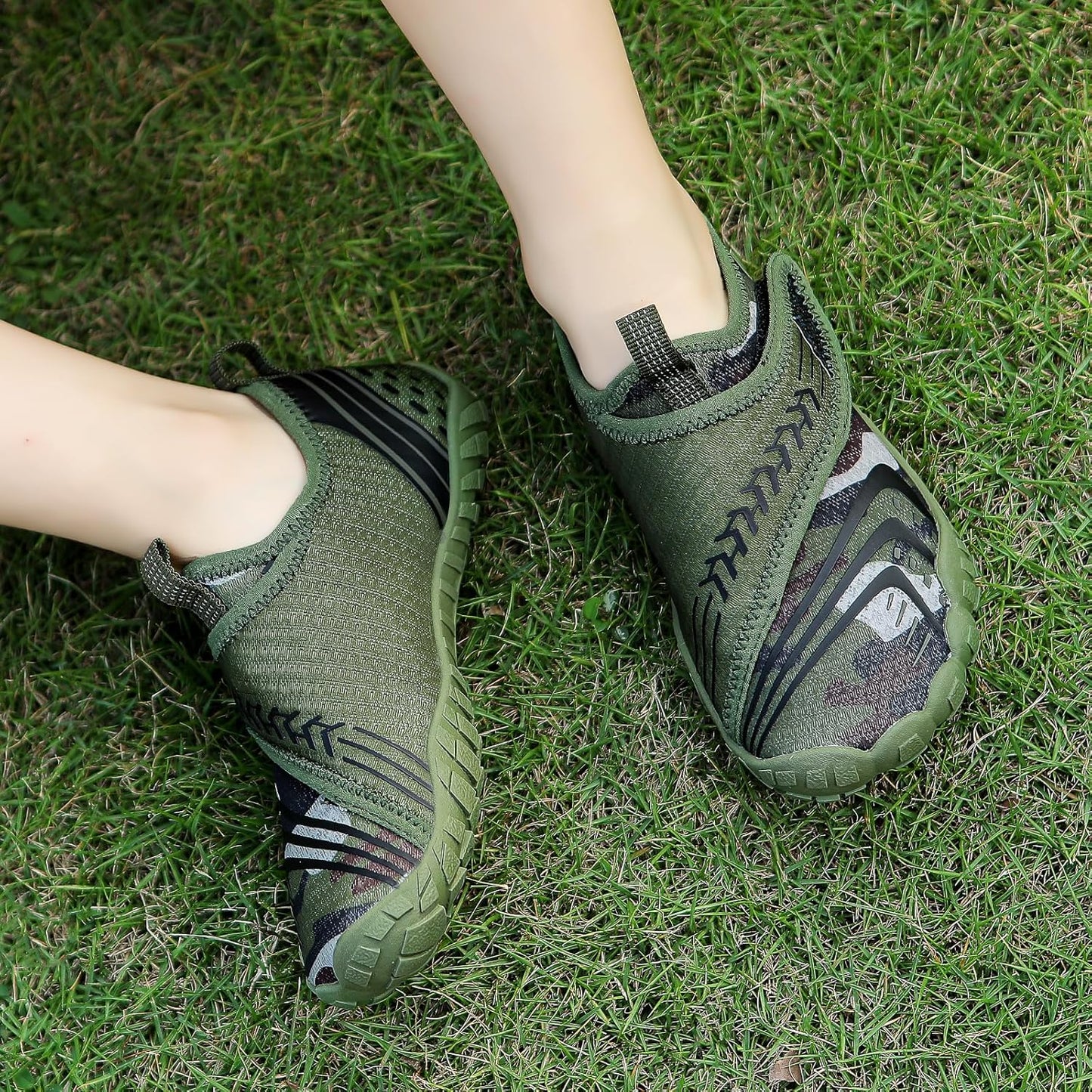 UBFEN Water Shoes for Kids Boys Girls Aqua Socks Barefoot Beach Sports Swim Pool Quick Dry Lightweight Toddler Little Big Kid