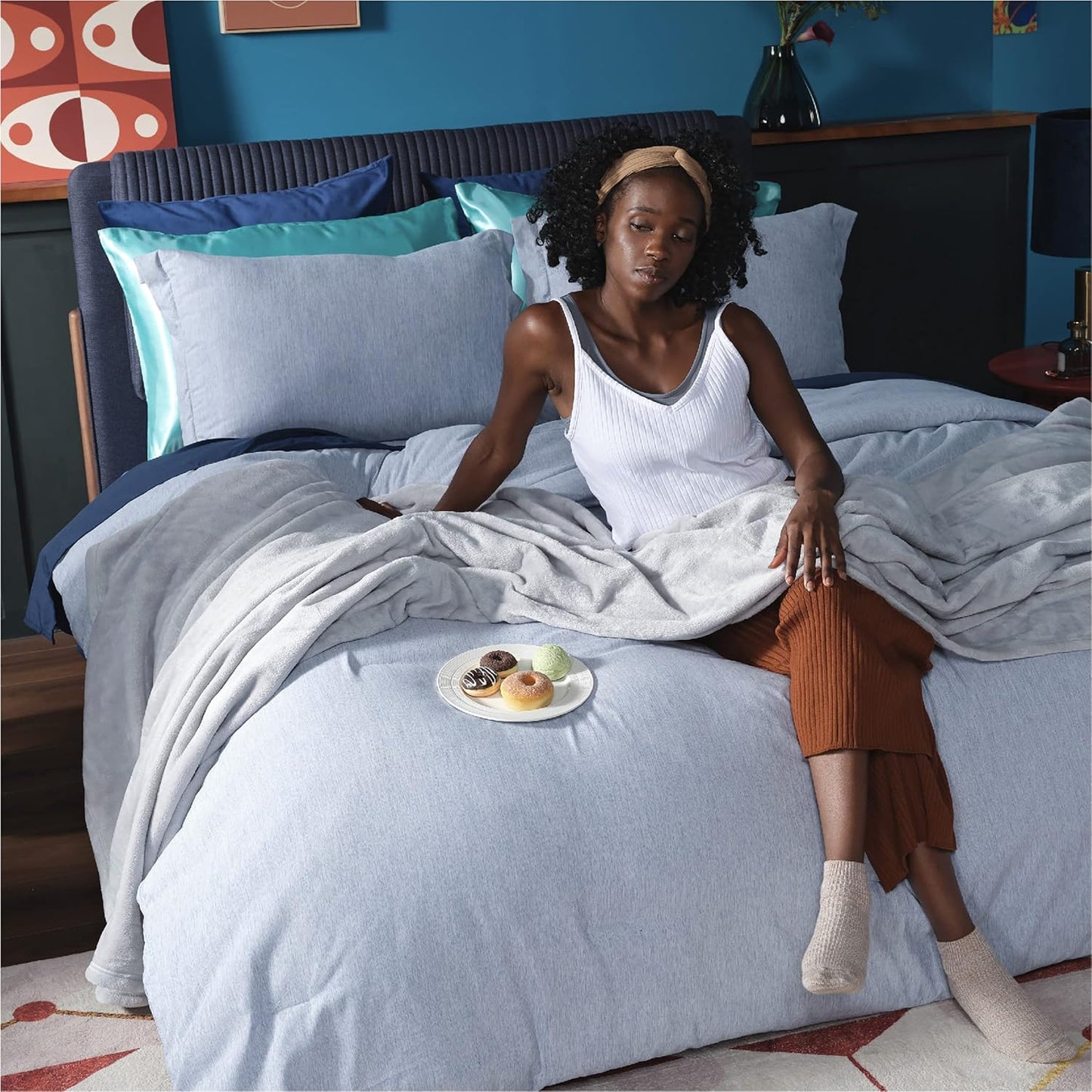 Bedsure Fleece Blankets Queen Size Light Grey - Bed Blanket Soft Lightweight Plush Fuzzy Cozy Luxury Microfiber, 90x90 inches