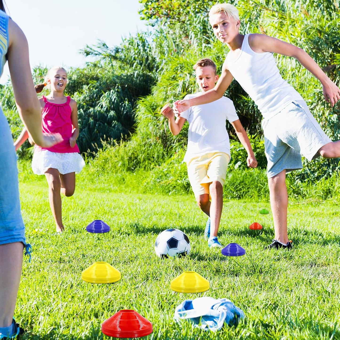 60/30 Pack Soccer Training Cones - Agility Cones with Carry Bag, Sturdy Disc Cones for Sports Training, Soccer, Football, Basketball, Indoor Outdoor Sports, Festive Events, Field Cone Markers