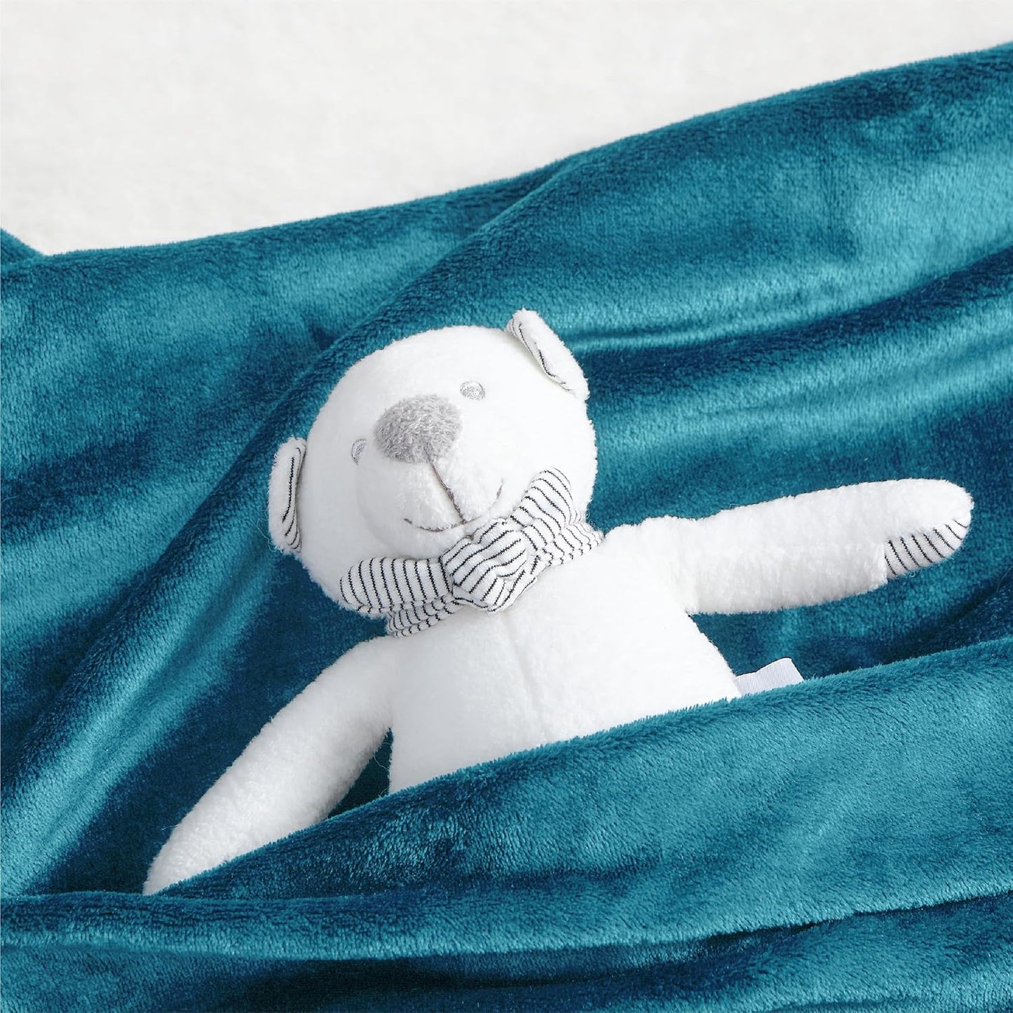 Bedsure Bedding Fleece Blanket for Girls and Boys - Soft Cozy Cute Small Throw Blankets for Travel, 43x55 Inches,Teal Blue