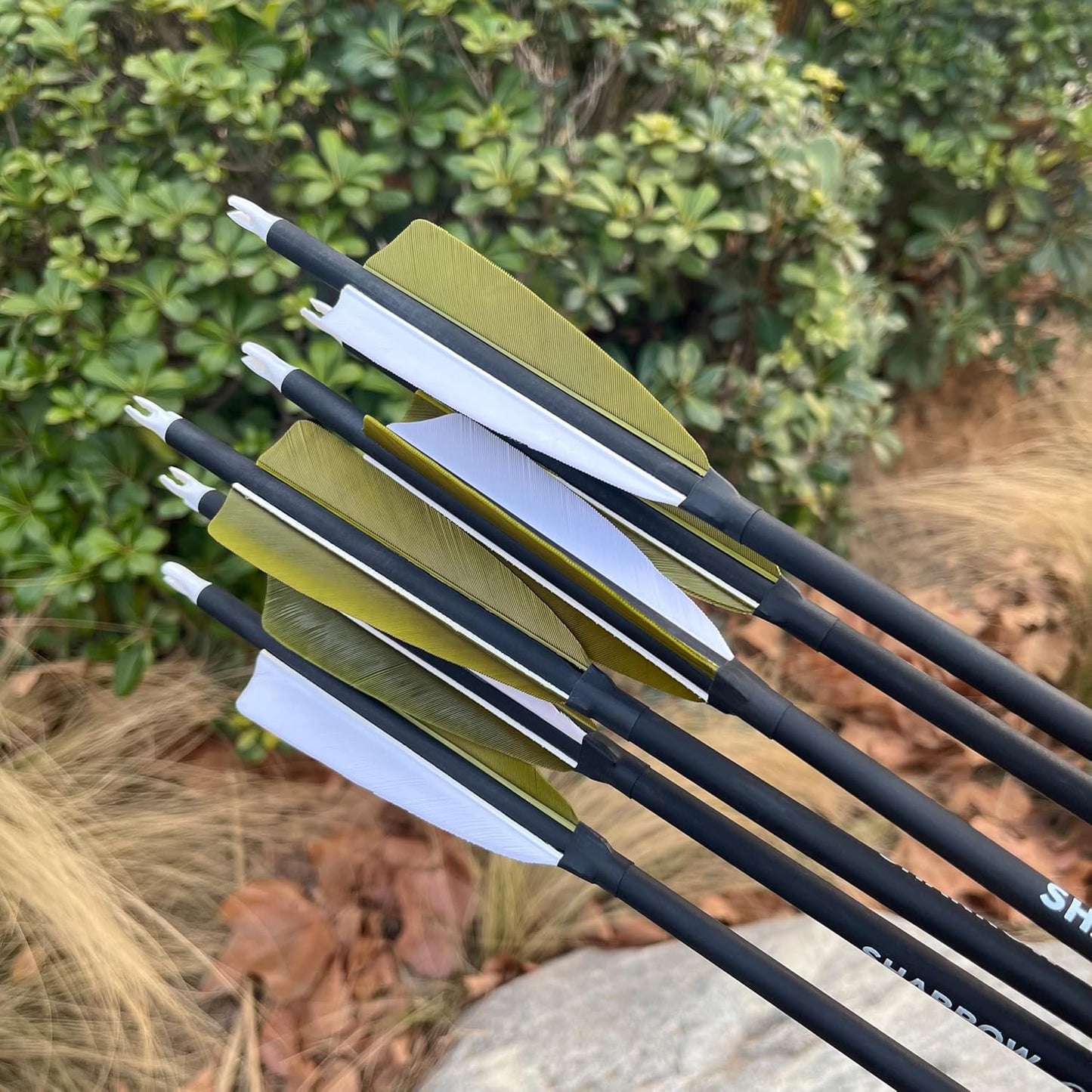 ZSHJGJR 30 Inch Archery Carbon Arrows Hunting Arrows with 4” Turkey Feather Target Practice Arrows Spine 500 for Compound & Recurve &Traditional Bow 6/12pcs