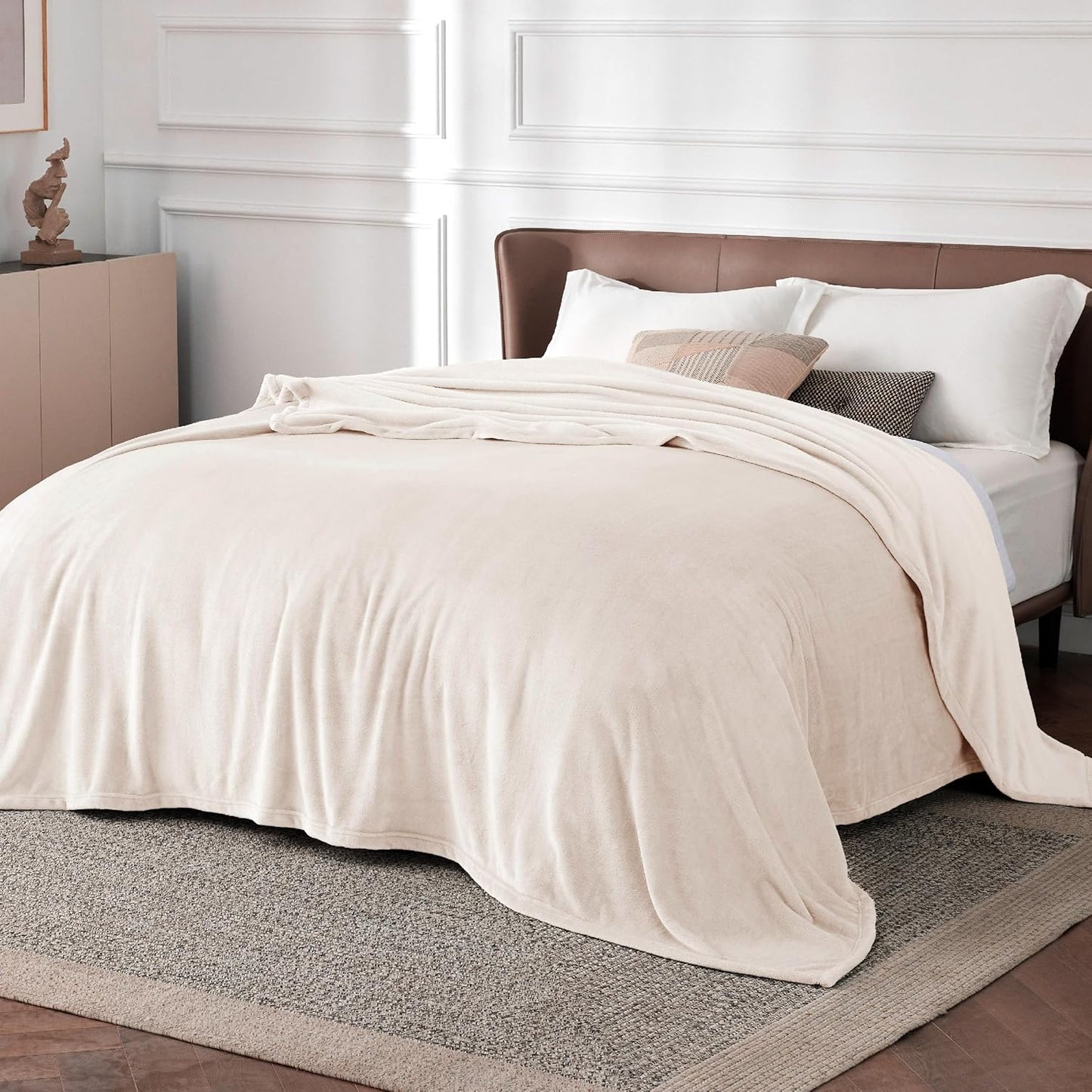 Bedsure Fleece Blankets Queen Size Cream - Bed Blanket Soft Lightweight Plush Fuzzy Cozy Luxury Microfiber, 90x90 inches