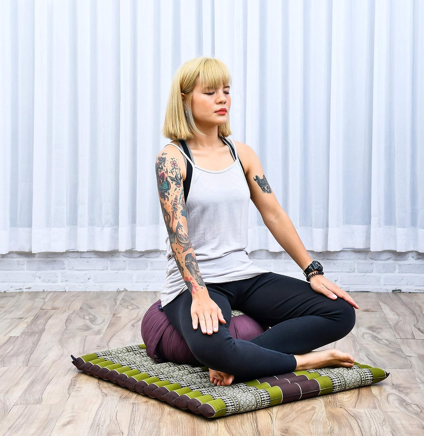 Leewadee Meditation Cushion Set – 1 Round Zafu Meditation Pillow and 1 Square Roll-Up Zabuton Meditation Mat, Pillows Bundle Filled with Kapok