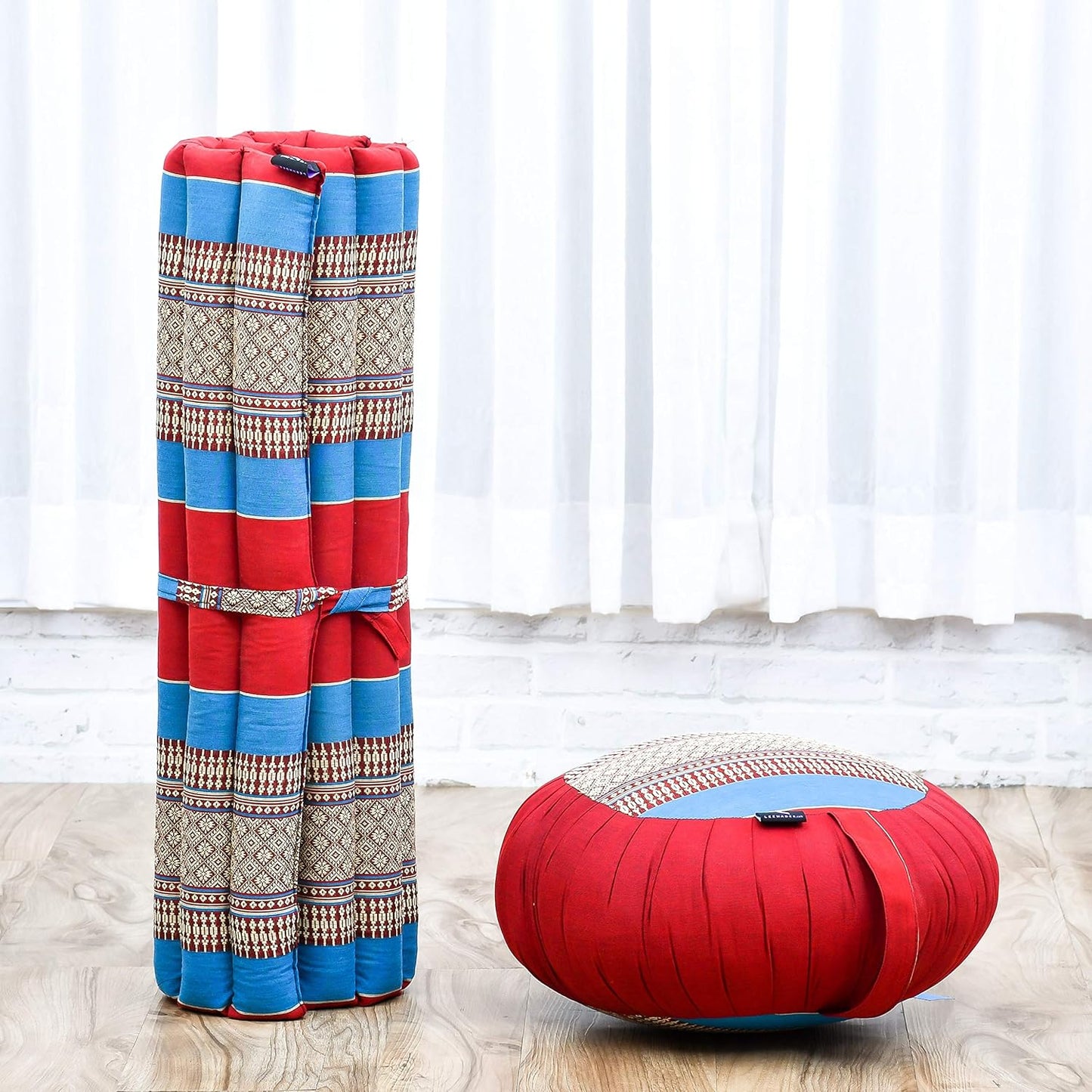 Leewadee Meditation Cushion Set – 1 Round Zafu Meditation Pillow and 1 Square Roll-Up Zabuton Meditation Mat, Pillows Bundle Filled with Kapok