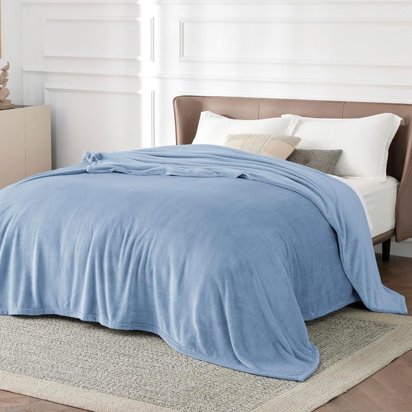 Bedsure Fleece Bed Blankets Queen Size Light Blue - Soft Lightweight Plush Fuzzy Cozy Luxury Blanket Microfiber, 90x90 inches
