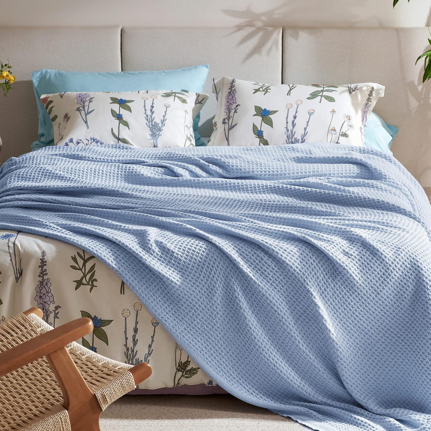 Bedsure 100% Cotton Blanket Queen Size for Bed - Breathable and Soft, Waffle Weave Blanket for Summer, Thick Cozy Fall Blankets for Women Gift, Sky Blue, 90x90 Inches